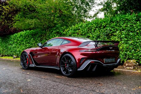 Aston Martin Vantage V12. 1 OF 333. OVER £45K IN OPTIONS. LIGHTWEIGHT PACKAGE. LIVERY PACKAGE. 4