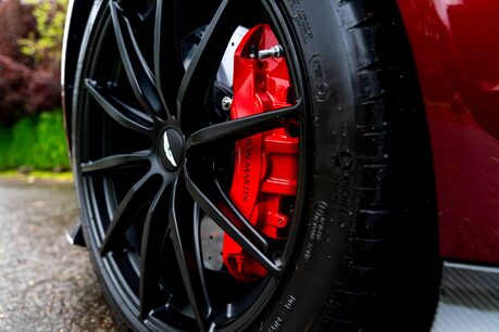 Aston Martin Vantage V12. 1 OF 333. OVER £45K IN OPTIONS. LIGHTWEIGHT PACKAGE. LIVERY PACKAGE. 9