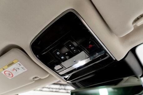 Land Rover Range Rover HSE. PANORAMIC ROOF. 23S. FIXED SIDE STEPS. HEATED & COOLED SEATS. 45