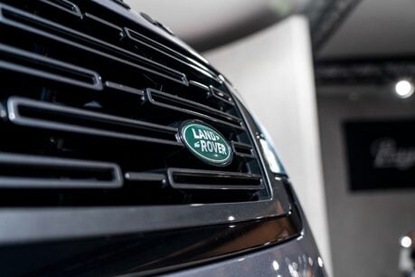 Land Rover Range Rover HSE. PANORAMIC ROOF. 23S. FIXED SIDE STEPS. HEATED & COOLED SEATS. 41