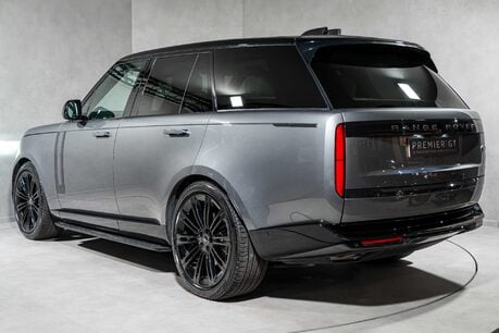 Land Rover Range Rover HSE. PANORAMIC ROOF. 23S. FIXED SIDE STEPS. HEATED & COOLED SEATS. 6