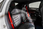 Porsche Cayenne GTS. CARBON INTERIOR PACK. GTS INTERIOR PACK. BOSE. PANORAMIC ROOF. 13