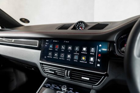 Porsche Cayenne GTS. CARBON INTERIOR PACK. GTS INTERIOR PACK. BOSE. PANORAMIC ROOF. 22