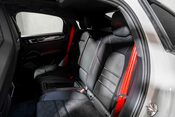 Porsche Cayenne GTS. CARBON INTERIOR PACK. GTS INTERIOR PACK. BOSE. PANORAMIC ROOF. 14