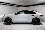 Porsche Cayenne GTS. CARBON INTERIOR PACK. GTS INTERIOR PACK. BOSE. PANORAMIC ROOF. 8