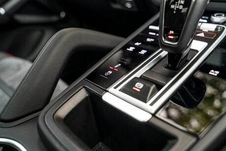 Porsche Cayenne GTS. CARBON INTERIOR PACK. GTS INTERIOR PACK. BOSE. PANORAMIC ROOF. 21