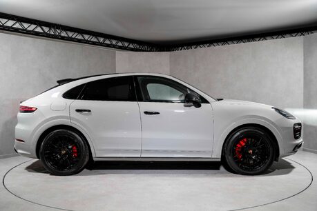 Porsche Cayenne GTS. CARBON INTERIOR PACK. GTS INTERIOR PACK. BOSE. PANORAMIC ROOF. 7