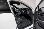 Porsche Cayenne GTS. CARBON INTERIOR PACK. GTS INTERIOR PACK. BOSE. PANORAMIC ROOF. 10