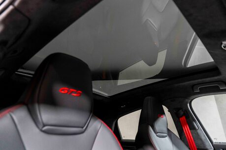 Porsche Cayenne GTS. CARBON INTERIOR PACK. GTS INTERIOR PACK. BOSE. PANORAMIC ROOF. 16