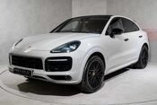 Porsche Cayenne GTS. CARBON INTERIOR PACK. GTS INTERIOR PACK. BOSE. PANORAMIC ROOF. 3