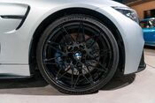 BMW M4 COMPETITION. M COMPETITION PACK. CARBON INT & EXT. HUD. HARMAN/KARDON AUDIO 9