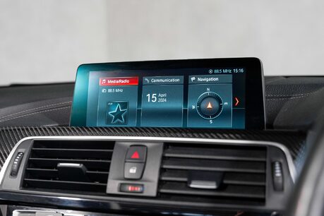 BMW M4 COMPETITION. M COMPETITION PACK. CARBON INT & EXT. HUD. HARMAN/KARDON AUDIO 19