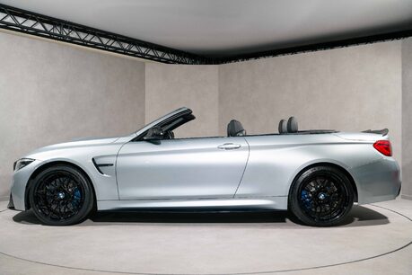 BMW M4 COMPETITION. M COMPETITION PACK. CARBON INT & EXT. HUD. HARMAN/KARDON AUDIO 3