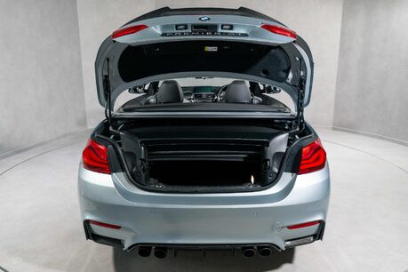 BMW M4 COMPETITION. M COMPETITION PACK. CARBON INT & EXT. HUD. HARMAN/KARDON AUDIO 39