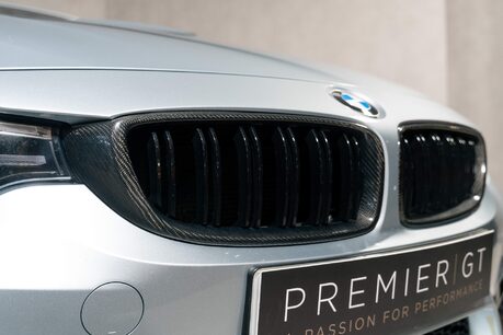 BMW M4 COMPETITION. M COMPETITION PACK. CARBON INT & EXT. HUD. HARMAN/KARDON AUDIO 26