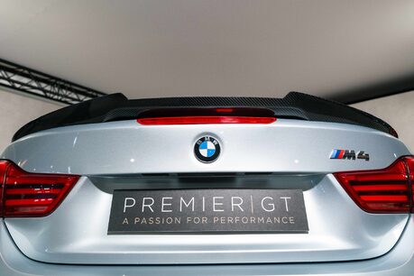 BMW M4 COMPETITION. M COMPETITION PACK. CARBON INT & EXT. HUD. HARMAN/KARDON AUDIO 29