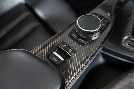 BMW M4 COMPETITION. M COMPETITION PACK. CARBON INT & EXT. HUD. HARMAN/KARDON AUDIO 23