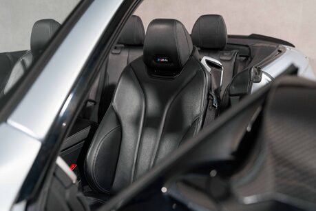 BMW M4 COMPETITION. M COMPETITION PACK. CARBON INT & EXT. HUD. HARMAN/KARDON AUDIO 15