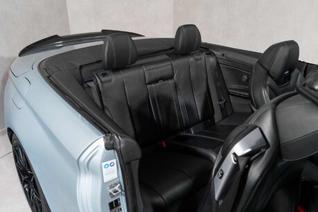 BMW M4 COMPETITION. M COMPETITION PACK. CARBON INT & EXT. HUD. HARMAN/KARDON AUDIO 16