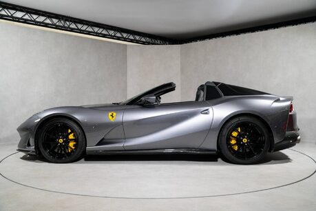 Ferrari 812 GTS MASSIVE SPEC. WARRANTY. PAINTED SHIELDS. CARBON INT & EXT. LIFT. CARPLAY. 11