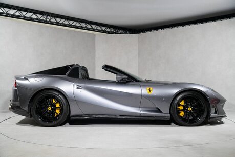 Ferrari 812 GTS MASSIVE SPEC. WARRANTY. PAINTED SHIELDS. CARBON INT & EXT. LIFT. CARPLAY. 10