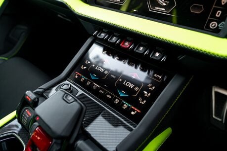Lamborghini Urus SE. VAT Q. NEARLY £70K IN OPTIONS. AD PERSONAM EXTERIOR & INTERIOR. PPF 15
