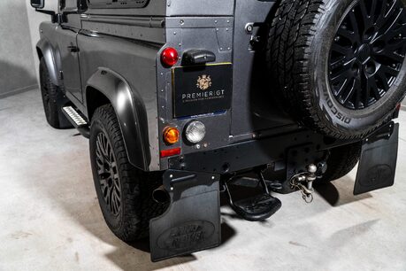 Land Rover Defender 90 TD XS STATION WAGON. COMPREHENSIVE LSH. VB AIR SUSPENSION. KHAN WHEELS. 34