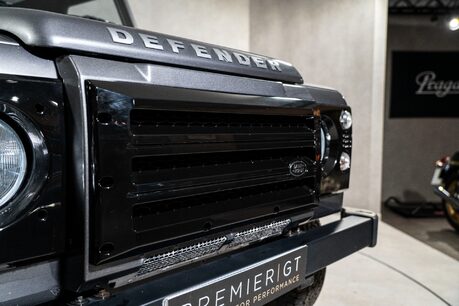 Land Rover Defender 90 TD XS STATION WAGON. COMPREHENSIVE LSH. VB AIR SUSPENSION. KHAN WHEELS. 38