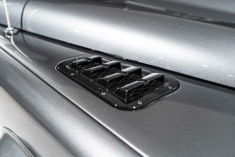 Land Rover Defender 90 TD XS STATION WAGON. COMPREHENSIVE LSH. VB AIR SUSPENSION. KHAN WHEELS. 40