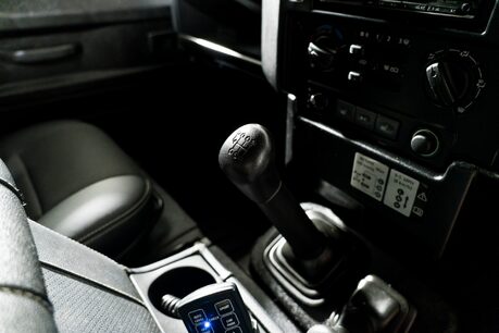 Land Rover Defender 90 TD XS STATION WAGON. COMPREHENSIVE LSH. VB AIR SUSPENSION. KHAN WHEELS. 31