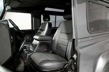 Land Rover Defender 90 TD XS STATION WAGON. COMPREHENSIVE LSH. VB AIR SUSPENSION. KHAN WHEELS. 13