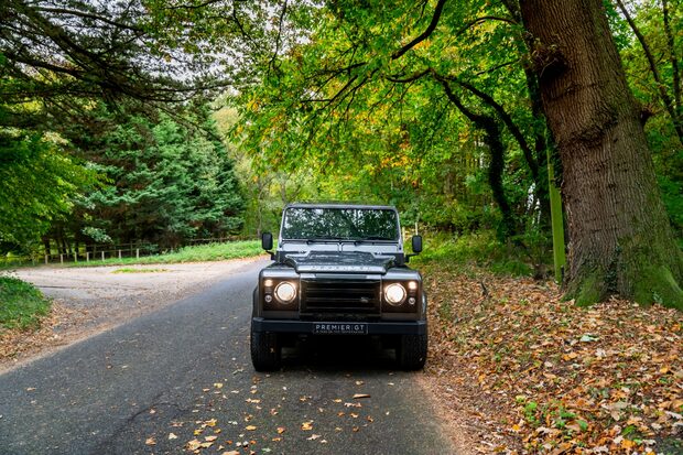 Land Rover Defender 90 TD XS STATION WAGON. COMPREHENSIVE LSH. VB AIR SUSPENSION. KHAN WHEELS. 4
