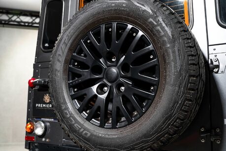 Land Rover Defender 90 TD XS STATION WAGON. COMPREHENSIVE LSH. VB AIR SUSPENSION. KHAN WHEELS. 43