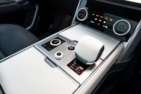 Land Rover Range Rover SV. HUGE SPEC. REAR SEAT ENTERTAINMENT. CERAMIC INTERIOR FINISHERS. 23S. 23
