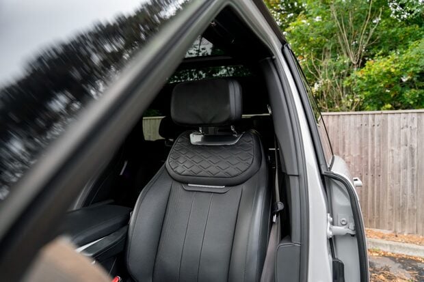 Land Rover Range Rover SV. HUGE SPEC. REAR SEAT ENTERTAINMENT. CERAMIC INTERIOR FINISHERS. 23S. 2