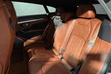 Lamborghini Urus V8. LAMBO WARRANTY UNTIL NOV. ADAS PACK. HEATED, COOLED & MASSAGE SEATS. 20