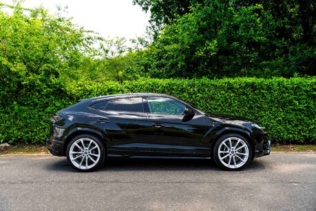 Lamborghini Urus V8. LAMBO WARRANTY UNTIL NOV. ADAS PACK. HEATED, COOLED & MASSAGE SEATS. 10