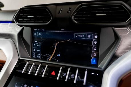 Lamborghini Urus V8. LAMBO WARRANTY UNTIL NOV. ADAS PACK. HEATED, COOLED & MASSAGE SEATS. 36