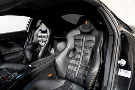 Ferrari 812 Superfast HUGE SPECIFICATION. CARBON FIBRE ENGINE COVERS. CARBON INT & EXT. LIFT. 15