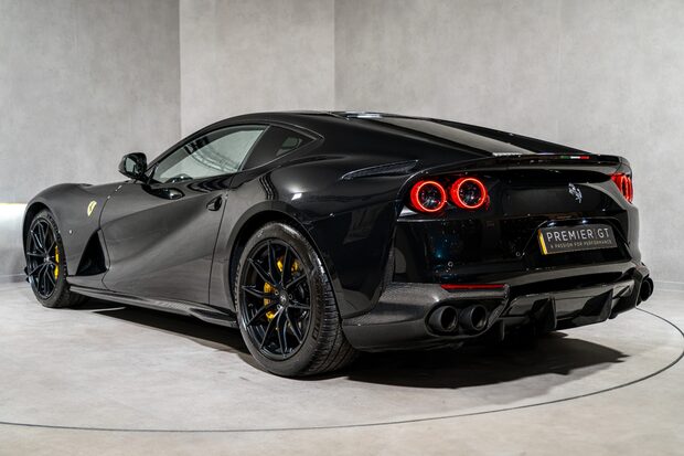 Ferrari 812 Superfast HUGE SPECIFICATION. CARBON FIBRE ENGINE COVERS. CARBON INT & EXT. LIFT. 1