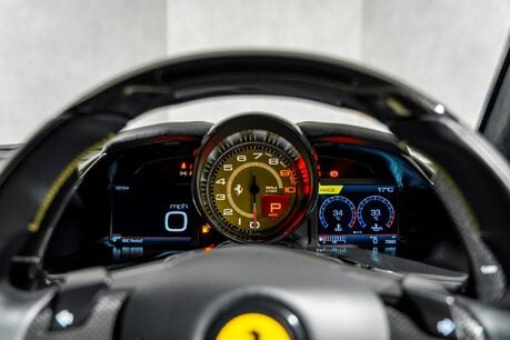 Ferrari 812 Superfast HUGE SPECIFICATION. CARBON FIBRE ENGINE COVERS. CARBON INT & EXT. LIFT. 32