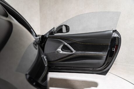 Ferrari 812 Superfast HUGE SPECIFICATION. CARBON FIBRE ENGINE COVERS. CARBON INT & EXT. LIFT. 58