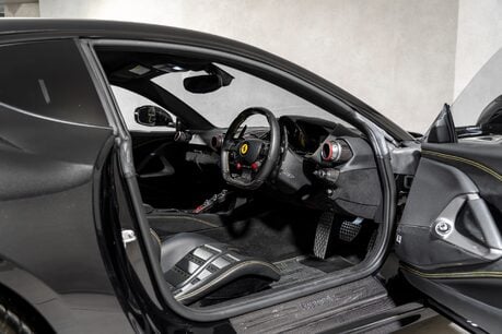 Ferrari 812 Superfast HUGE SPECIFICATION. CARBON FIBRE ENGINE COVERS. CARBON INT & EXT. LIFT. 12