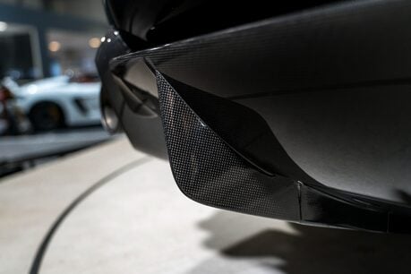 Ferrari 812 Superfast HUGE SPECIFICATION. CARBON FIBRE ENGINE COVERS. CARBON INT & EXT. LIFT. 57