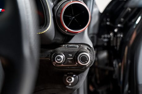 Ferrari 812 Superfast HUGE SPECIFICATION. CARBON FIBRE ENGINE COVERS. CARBON INT & EXT. LIFT. 29