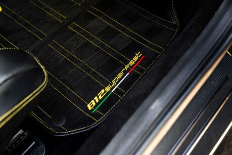 Ferrari 812 Superfast HUGE SPECIFICATION. CARBON FIBRE ENGINE COVERS. CARBON INT & EXT. LIFT. 27