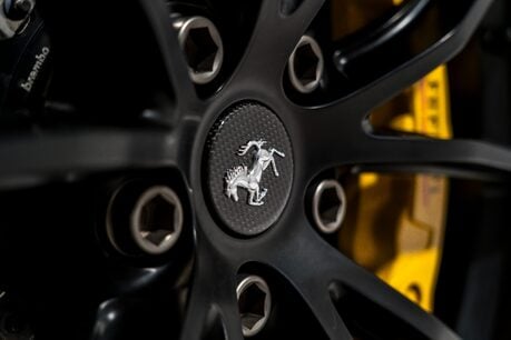 Ferrari 812 Superfast HUGE SPECIFICATION. CARBON FIBRE ENGINE COVERS. CARBON INT & EXT. LIFT. 11