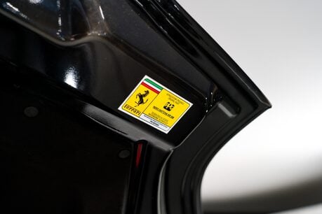 Ferrari 812 Superfast HUGE SPECIFICATION. CARBON FIBRE ENGINE COVERS. CARBON INT & EXT. LIFT. 44