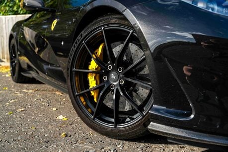 Ferrari 812 Superfast HUGE SPECIFICATION. CARBON FIBRE ENGINE COVERS. CARBON INT & EXT. LIFT. 4