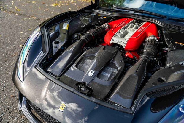 Ferrari 812 Superfast HUGE SPECIFICATION. CARBON FIBRE ENGINE COVERS. CARBON INT & EXT. LIFT. 3